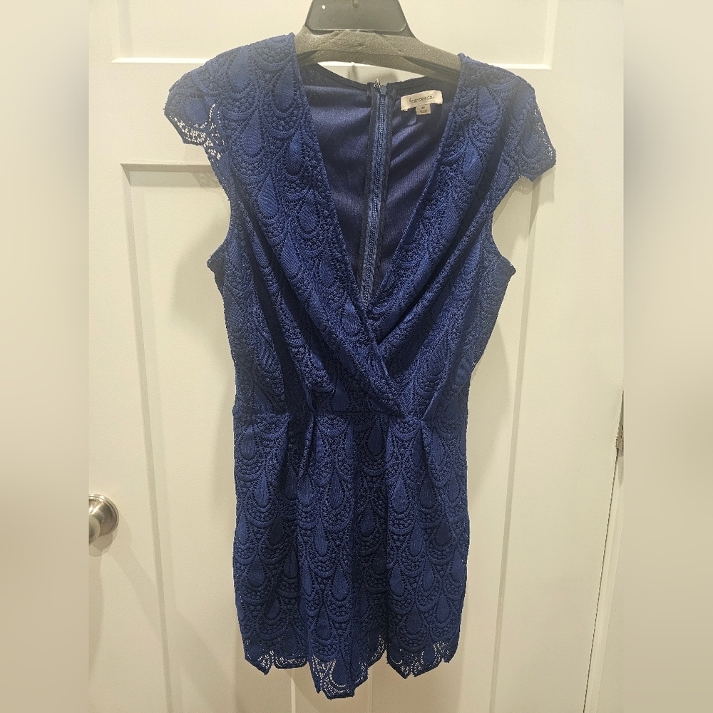 Francesca’s Size M women’s Blue Lace Cap Sleeve Zipper Back Shorts Romper